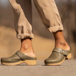 NEW DANSKO MULTYWAY Baylor Ivy LEATHER CLOGS with swivel strap 256 5S3